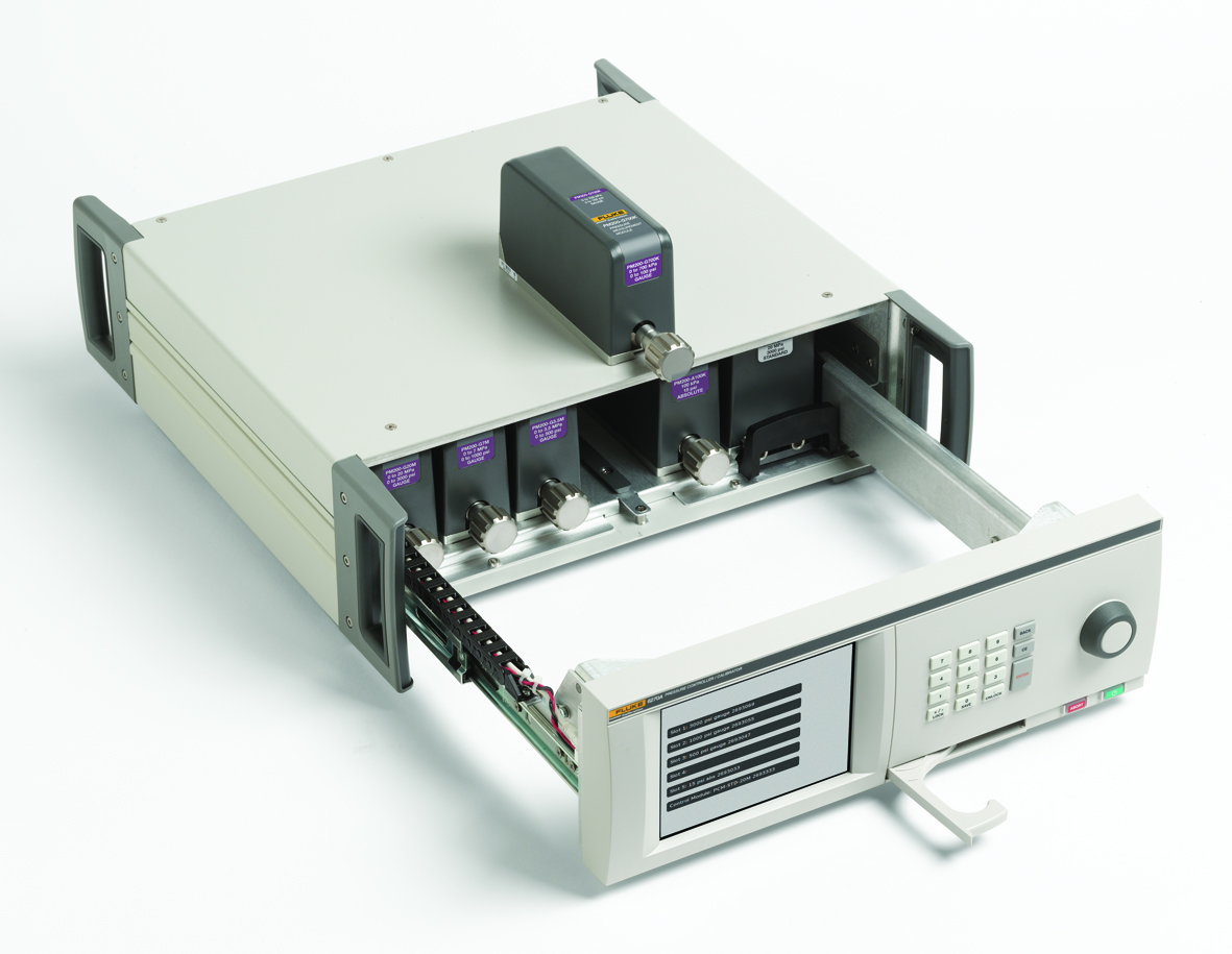 Fluke 6270A Modularer Druckkontroller /-Kalibrator